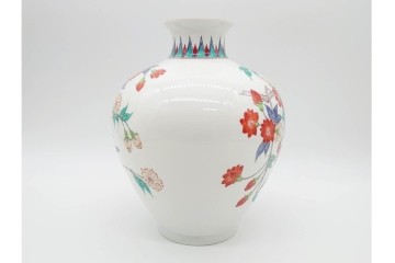 人間国宝　十四代 酒井田柿右衛門　本人作　濁手　高さ約26cm　上品な枝垂桜文の花瓶　共箱付き　(R-090999)