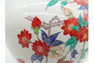 人間国宝　十四代 酒井田柿右衛門　本人作　濁手　高さ約26cm　上品な枝垂桜文の花瓶　共箱付き　(R-090999)