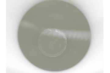 人間国宝　十四代 酒井田柿右衛門　本人作　濁手　高さ約26cm　上品な枝垂桜文の花瓶　共箱付き　(R-090999)