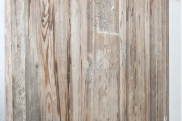 アンティーク建具　明治から大正期　杉材　縦板の木目を活かした重厚な佇まいの蔵戸1枚　(R-091006)