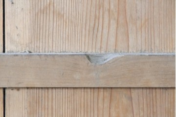 アンティーク建具　明治から大正期　杉材　縦板の木目を活かした重厚な佇まいの蔵戸1枚　(R-091006)
