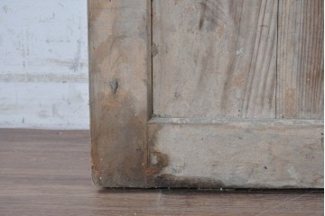 アンティーク建具　明治から大正期　幅約140cm!　細やかな縦格子と大ぶりの鍵座金具が印象的な幅広の蔵戸1枚　(R-091008)
