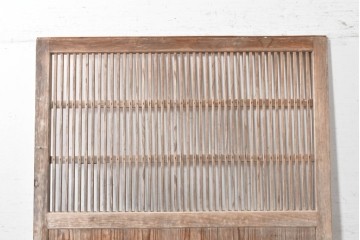 アンティーク建具　明治から大正期　細やかな縦格子と杢目豊かな板張りを組み合わせた蔵戸1枚　(R-091009)