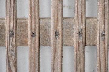 アンティーク建具　明治から大正期　細やかな縦格子と杢目豊かな板張りを組み合わせた蔵戸1枚　(R-091009)