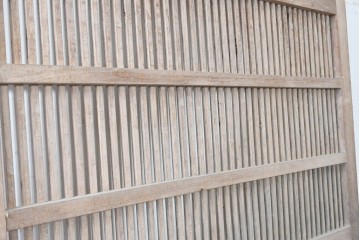 アンティーク建具　明治から大正期　細やかな縦格子と杢目豊かな板張りを組み合わせた蔵戸1枚　(R-091009)