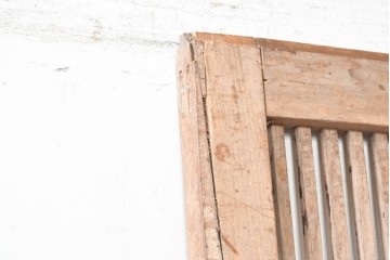 アンティーク建具　明治から大正期　細やかな縦格子と杢目豊かな板張りを組み合わせた蔵戸1枚　(R-091009)