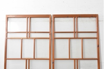ヴィンテージ建具　昭和初期から昭和中期　大正ロマンデザイン　変わり格子とモールガラスが特徴のガラス戸2枚セット　(R-091010)
