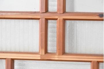 ヴィンテージ建具　昭和初期から昭和中期　大正ロマンデザイン　変わり格子とモールガラスが特徴のガラス戸2枚セット　(R-091010)