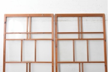 ヴィンテージ建具　昭和初期から昭和中期　大正ロマンデザイン　変わり格子とモールガラスが特徴のガラス戸2枚セット　(R-091010)