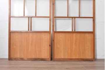 ヴィンテージ建具　昭和初期から昭和中期　大正ロマンデザイン　変わり格子とモールガラスが特徴のガラス戸2枚セット　(R-091010)