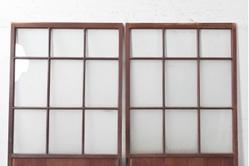 ヴィンテージ建具　昭和中期　マス目格子と腰板を組み合わせたガラス戸2枚セット　(R-091011)