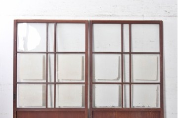 ヴィンテージ建具　昭和初期から昭和中期　マス目格子と腰板を組み合わせたシンプルなガラス戸2枚セット　(R-091012)