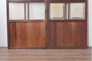 アンティーク建具　大正から昭和初期　ガラスが軽やかな印象を添えるガラス帯戸2枚セット　(R-091013)