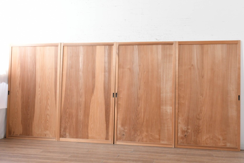 アンティーク建具　昭和初期から昭和中期　豊かな木目を楽しめるシンプルな板戸4枚セット　(R-091015)