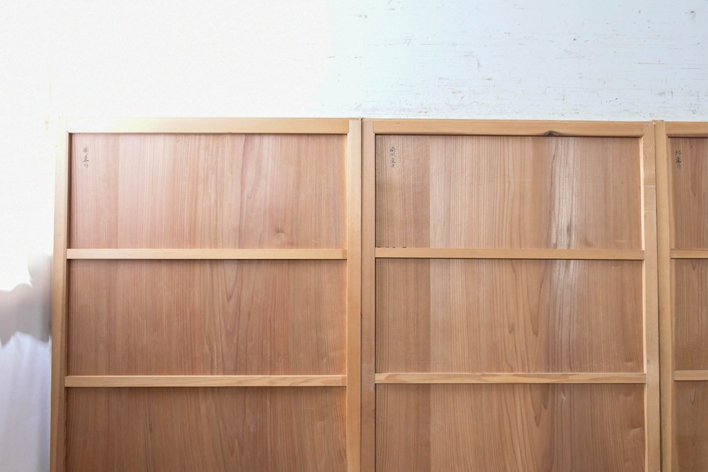 アンティーク建具　昭和初期から昭和中期　豊かな木目を楽しめるシンプルな板戸4枚セット　(R-091015)