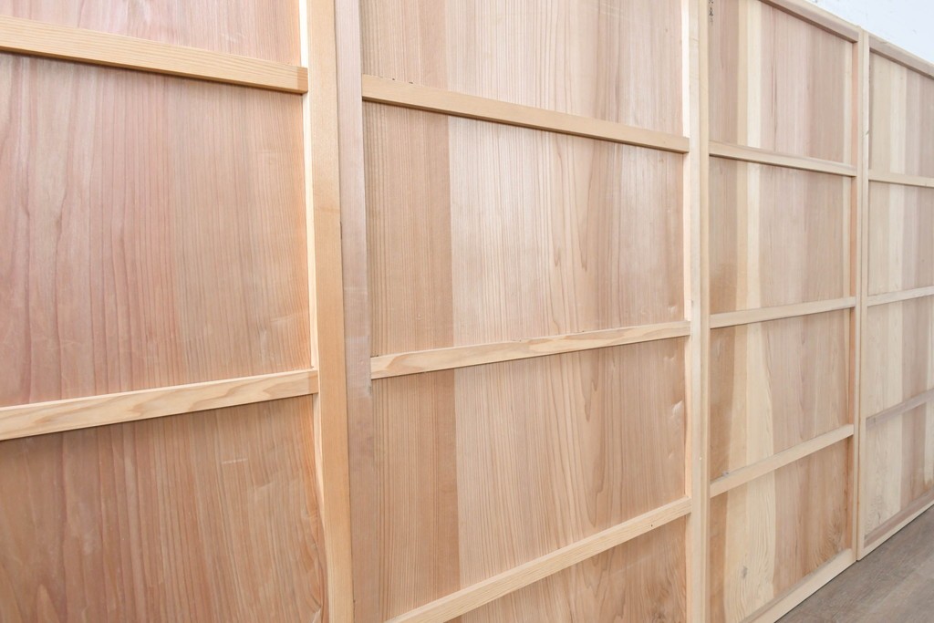 アンティーク建具　昭和初期から昭和中期　豊かな木目を楽しめるシンプルな板戸4枚セット　(R-091015)