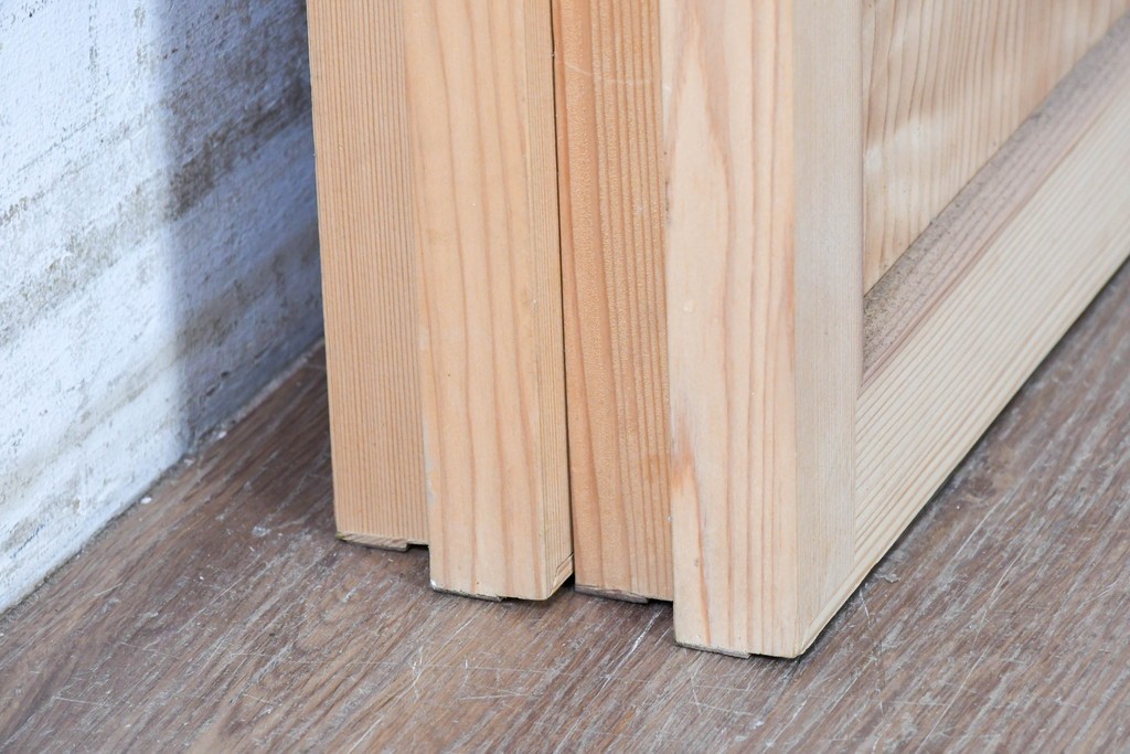 アンティーク建具　昭和初期から昭和中期　豊かな木目を楽しめるシンプルな板戸4枚セット　(R-091016)