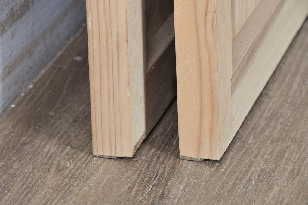 アンティーク建具　昭和初期から昭和中期　豊かな木目を楽しめるシンプルな板戸2枚セット　(R-091017)