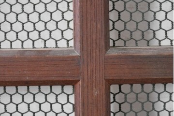 アンティーク建具　明治から大正期　総欅(ケヤキ)材　巾着型の飾り金具が印象的なきつね格子蔵戸1枚　(R-091018)