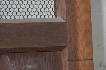 アンティーク建具　明治から大正期　総欅(ケヤキ)材　巾着型の飾り金具が印象的なきつね格子蔵戸1枚　(R-091018)