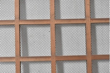 アンティーク建具　明治から大正期　総欅(ケヤキ)材　巾着型の飾り金具が印象的なきつね格子蔵戸1枚　(R-091018)