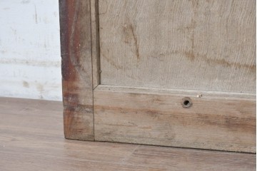 アンティーク建具　明治から大正期　総欅(ケヤキ)材　流れるような木目と錠前金具が趣深い格子蔵戸1枚　(R-091019)