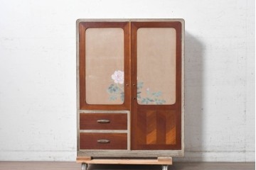 和製ヴィンテージ　昭和レトロ　かわいいデザインの収納棚　(R-091024)