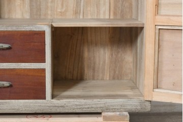 和製ヴィンテージ　昭和レトロ　かわいいデザインの収納棚　(R-091024)