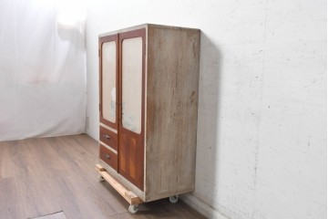 和製ヴィンテージ　昭和レトロ　かわいいデザインの収納棚　(R-091024)
