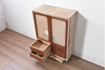 和製ヴィンテージ　昭和レトロ　かわいいデザインの収納棚　(R-091024)