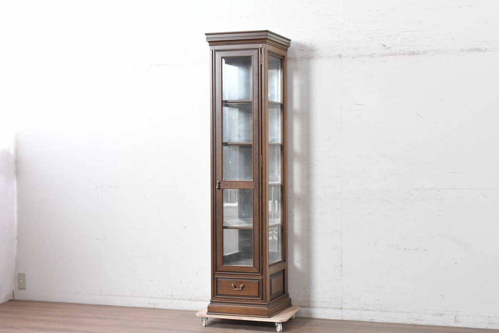 中古　美品　希少な廃番品　maruni(マルニ木工)　地中海ロイヤルシリーズ(ROYAL)　縦型キュリオケース　定価約56万円　(R-091028)