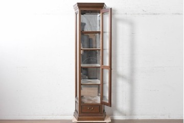 中古　美品　希少な廃番品　maruni(マルニ木工)　地中海ロイヤルシリーズ(ROYAL)　縦型キュリオケース　定価約56万円　(R-091028)