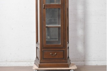 中古　美品　希少な廃番品　maruni(マルニ木工)　地中海ロイヤルシリーズ(ROYAL)　縦型キュリオケース　定価約56万円　(R-091028)