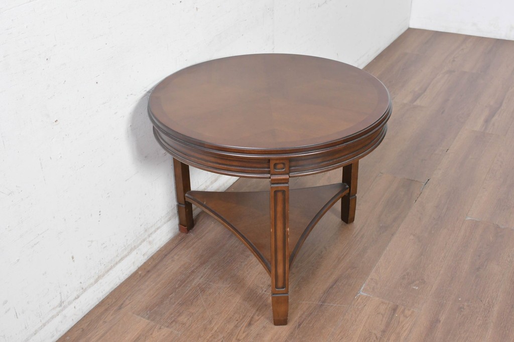 中古　美品　マルニ木工(maruni)　地中海ロイヤルシリーズ(ROYAL)　彫り装飾と天板の木目が上品なラウンドサイドテーブル　定価約14万円　(R-091031)