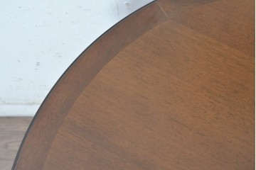中古　美品　マルニ木工(maruni)　地中海ロイヤルシリーズ(ROYAL)　彫り装飾と天板の木目が上品なラウンドサイドテーブル　定価約14万円　(R-091031)