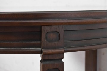 中古　美品　マルニ木工(maruni)　地中海ロイヤルシリーズ(ROYAL)　彫り装飾と天板の木目が上品なラウンドサイドテーブル　定価約14万円　(R-091031)