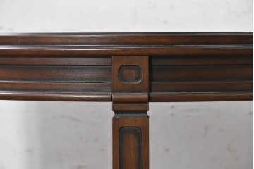 中古　美品　マルニ木工(maruni)　地中海ロイヤルシリーズ(ROYAL)　彫り装飾と天板の木目が上品なラウンドサイドテーブル　定価約14万円　(R-091031)