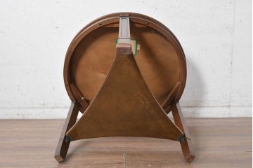 中古　美品　マルニ木工(maruni)　地中海ロイヤルシリーズ(ROYAL)　彫り装飾と天板の木目が上品なラウンドサイドテーブル　定価約14万円　(R-091031)