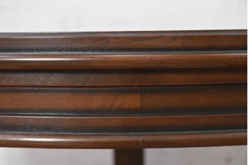 中古　美品　マルニ木工(maruni)　地中海ロイヤルシリーズ(ROYAL)　彫り装飾と天板の木目が上品なラウンドサイドテーブル　定価約14万円　(R-091032)
