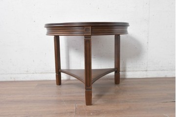 中古　美品　マルニ木工(maruni)　地中海ロイヤルシリーズ(ROYAL)　彫り装飾と天板の木目が上品なラウンドサイドテーブル　定価約14万円　(R-091032)