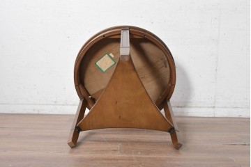 中古　美品　マルニ木工(maruni)　地中海ロイヤルシリーズ(ROYAL)　彫り装飾と天板の木目が上品なラウンドサイドテーブル　定価約14万円　(R-091032)