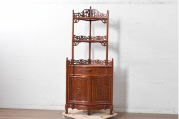 中古　美品　花梨材　透かし彫りが華やかなコーナーラック　(R-091039)
