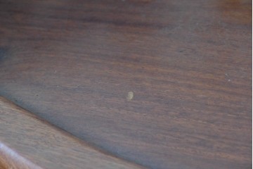 中古　美品　花梨材　透かし彫りが華やかなコーナーラック　(R-091039)