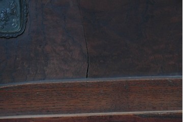 和製アンティーク　大正期から昭和初期　欅(ケヤキ)材　大正ロマンなデザインが趣深い茶箪笥　(R-091041)