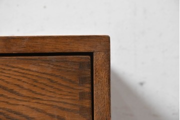 中古　美品　職人手作り　キャスター付き　しっかりとした作りのシンプルな2段サイドチェスト　(R-091043)