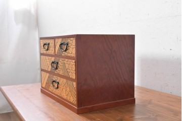 中古　美品　箱根寄木細工　多彩な幾何学模様をあしらった小引き出し　(R-091046)