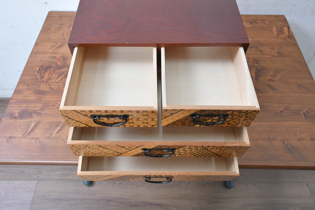 中古　美品　箱根寄木細工　多彩な幾何学模様をあしらった小引き出し　(R-091046)