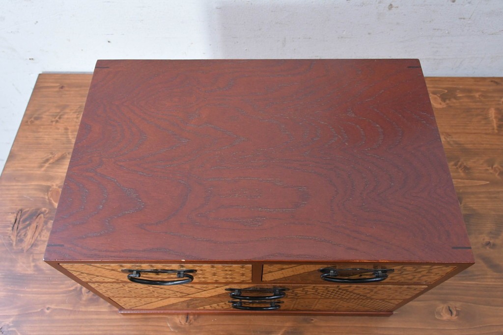 中古　美品　箱根寄木細工　多彩な幾何学模様をあしらった小引き出し　(R-091046)