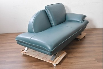 中古　美品　NICOLETTI HOME(ニコレッティ・ホーム)　Success(サクセス)　曲線的なフォルムとブルーグリーンの本革張りがモダンなシェーズロング　定価約60万円　(R-091048)