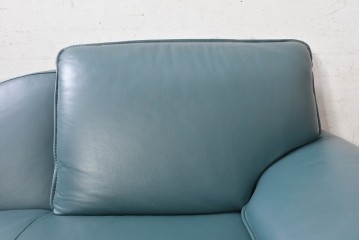 中古　美品　NICOLETTI HOME(ニコレッティ・ホーム)　Success(サクセス)　曲線的なフォルムとブルーグリーンの本革張りがモダンなシェーズロング　定価約60万円　(R-091048)